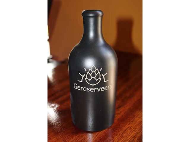 Veertien gereserveerd flesjes. - afbeelding 3 van  3