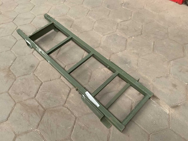 Vehicle boarding ladder - afbeelding 1 van  4