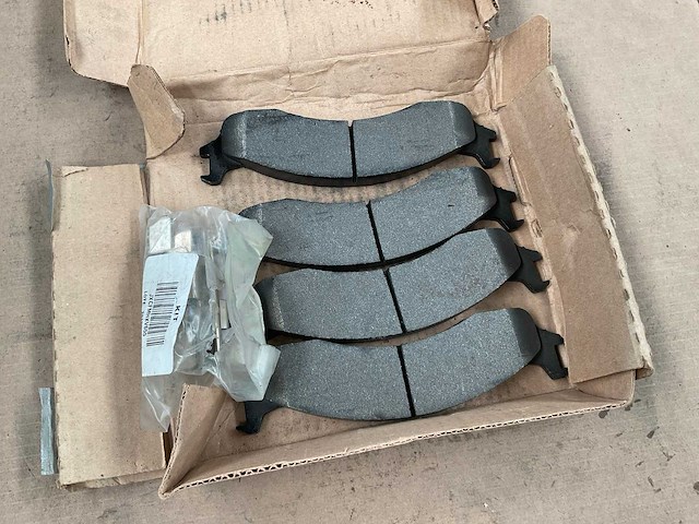 Vehicle brake pads - afbeelding 1 van  3