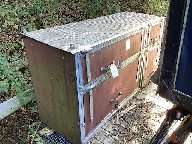 Vehicle part bedrijfswagen opbouwkist - afbeelding 1 van  3