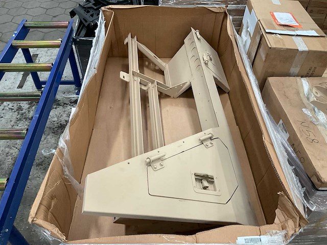 Vehicular body panel (2x) - afbeelding 1 van  6