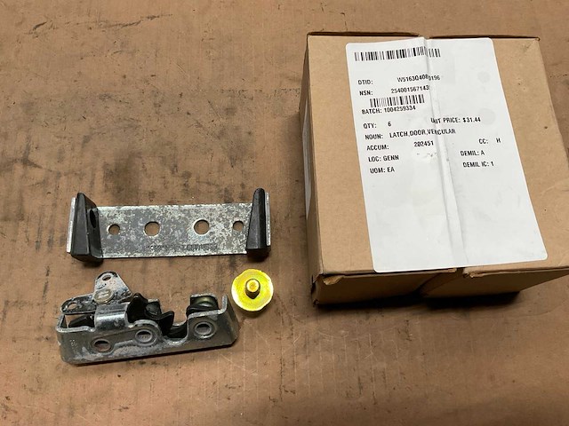 Vehicular door latch (4x) - afbeelding 1 van  3