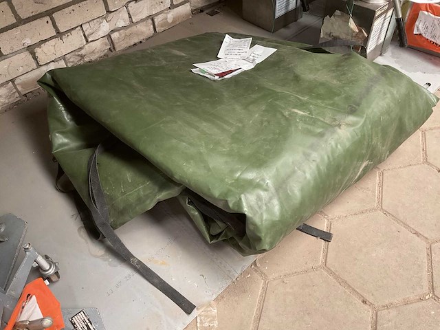 Vehicular fitted cover - afbeelding 1 van  4