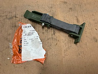 Vehicular hood latch - afbeelding 1 van  2