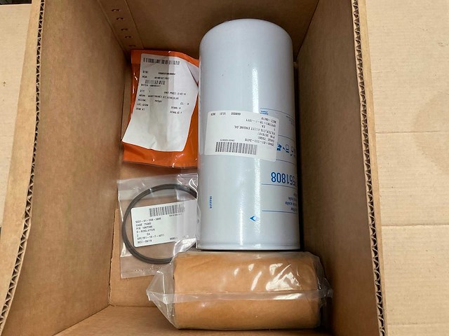 Vehicular maintenance kit - afbeelding 1 van  2