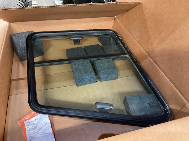 Vehicular window - afbeelding 1 van  4