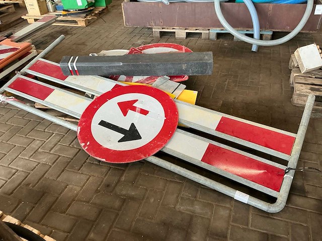 Veiligheid en markering - afbeelding 1 van  2
