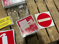 Veiligheids- en markeringsschermen - afbeelding 3 van  4