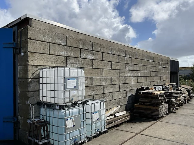 Veiligheids- testbunker (lego-/betonblokken) - afbeelding 1 van  12