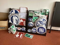 Veiligheidsborden - afbeelding 1 van  7