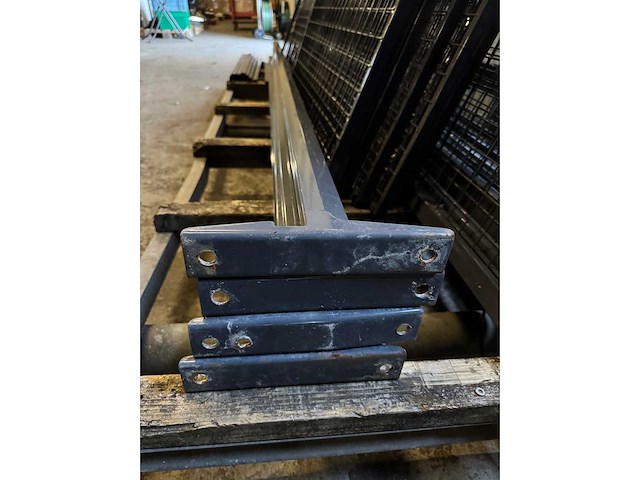 Veiligheidsgaaswand ca 10x3 meter v.v. 2 schuifdeuren - afbeelding 6 van  12