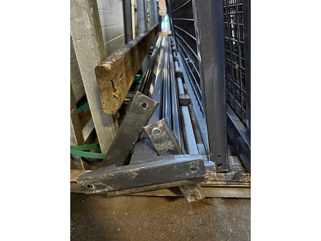 Veiligheidsgaaswand ca 10x3 meter v.v. 2 schuifdeuren - afbeelding 7 van  12