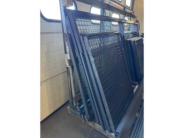 Veiligheidsgaaswand ca 10x3 meter v.v. 2 schuifdeuren - afbeelding 8 van  12