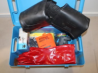 Veiligheidskist medisafe met diverse beschermingsmiddelen.