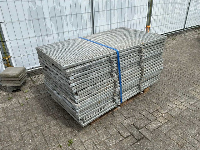 Veiligheidsroosters traptreden - afbeelding 1 van  3