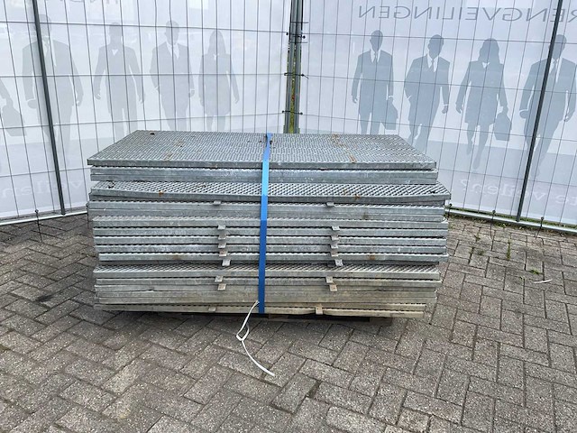 Veiligheidsroosters traptreden - afbeelding 1 van  2