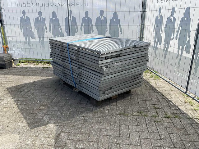 Veiligheidsroosters traptreden - afbeelding 1 van  5