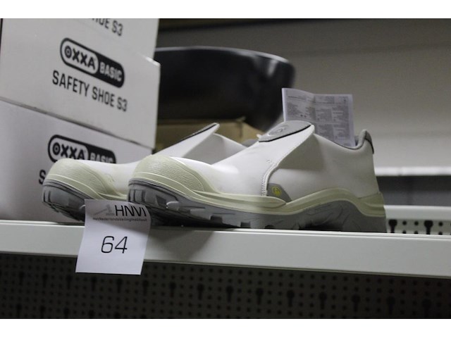 Veiligheidsschoenen bata industrials wit. vermoedelijk gebruikt - afbeelding 2 van  2