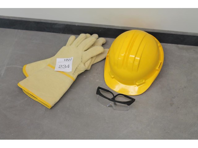 Veiligheidsset bestaande uit bril, helm en handschoenen. - afbeelding 1 van  1