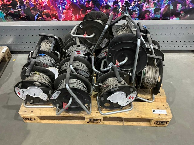 Veiligheidsstaalkabel op haspel (15x) - afbeelding 1 van  4