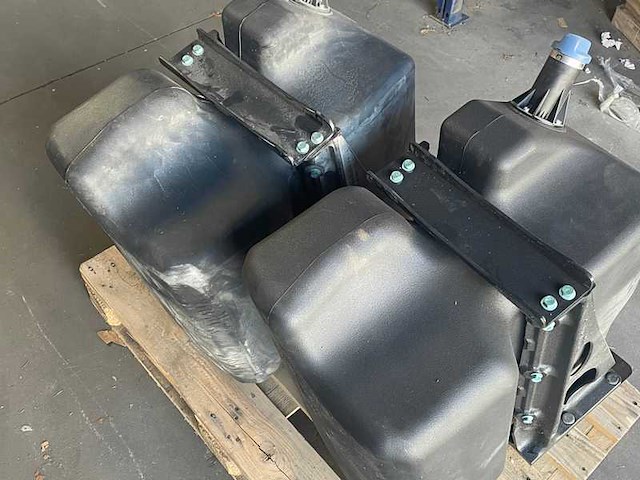 Veiling-pallet39 tanken - afbeelding 2 van  2