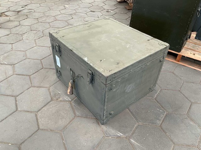 Veld bureau - afbeelding 1 van  4