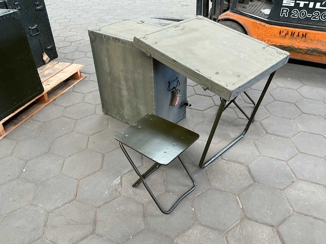 Veld bureau - afbeelding 3 van  4