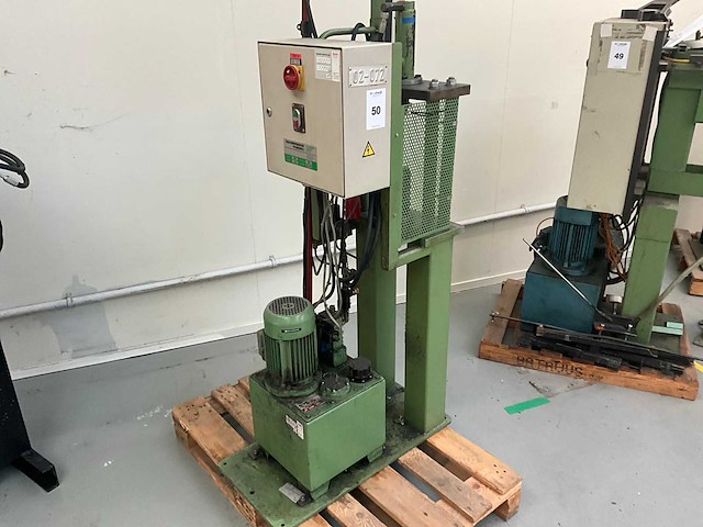 Veldhuis - 1990 - ba hy-iii - hydraulische pers - afbeelding 3 van  10
