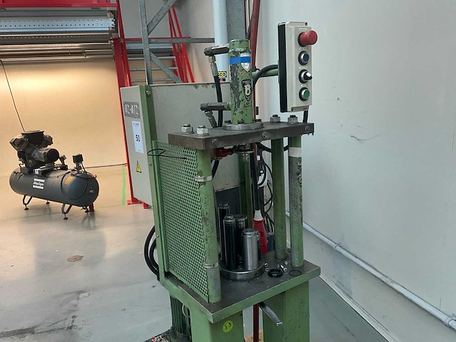 Veldhuis - 1990 - ba hy-iii - hydraulische pers - afbeelding 4 van  10