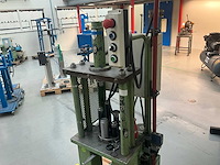 Veldhuis - 1990 - ba hy-iii - hydraulische pers - afbeelding 5 van  10