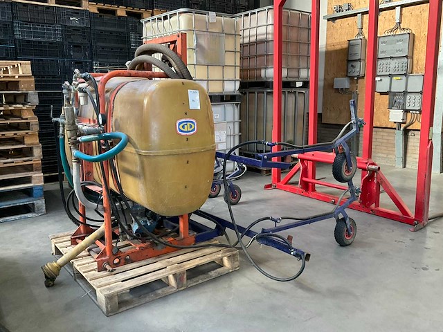 Veldspuit - afbeelding 1 van  8