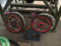 Velgen en banden puch brommer