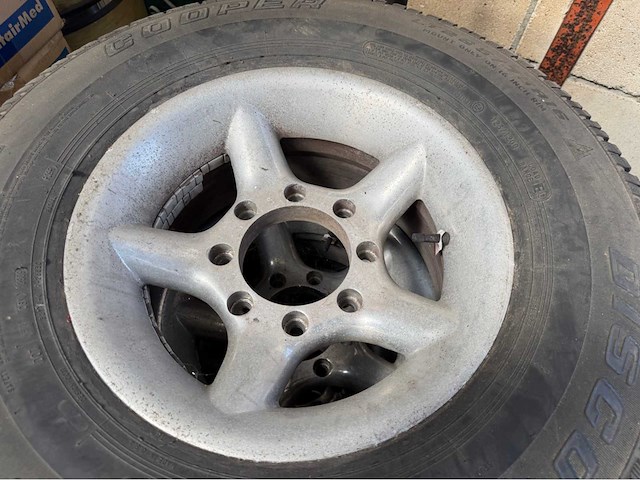 Velgen wielen set 265/75r16 - afbeelding 2 van  3
