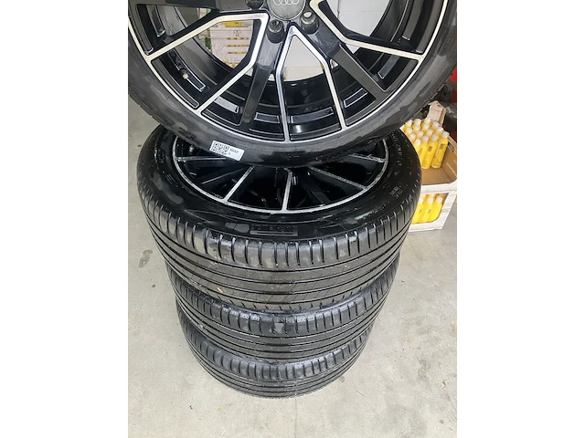 Velgenset met banden, pirelli, scorpion - afbeelding 2 van  7