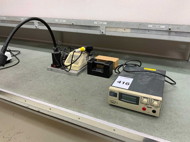 Velleman abps-3030sm labvoeding en soldeerapparaat - afbeelding 1 van  4