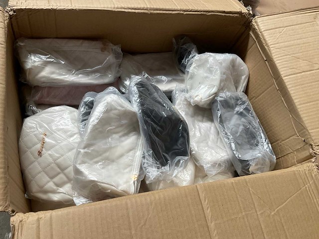 Veloura cylin handtas (60x) - afbeelding 3 van  6