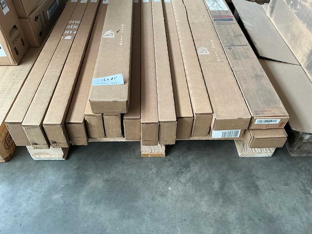 Velux dakraam toebehoren (16 stuks) - afbeelding 4 van  4