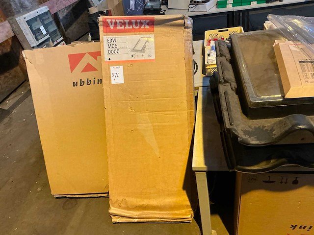 Velux / ubbink dakraam (2x) - afbeelding 1 van  5