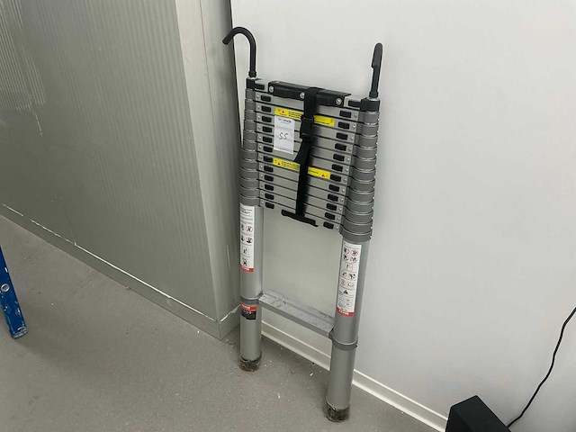 Velvor en-131 telescopische ladder - afbeelding 1 van  4