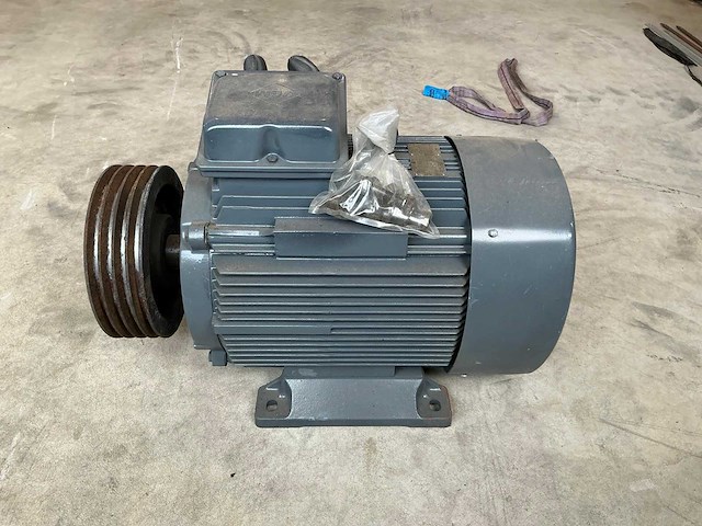 Vem k21r 225s 4 elektromotor - afbeelding 3 van  4