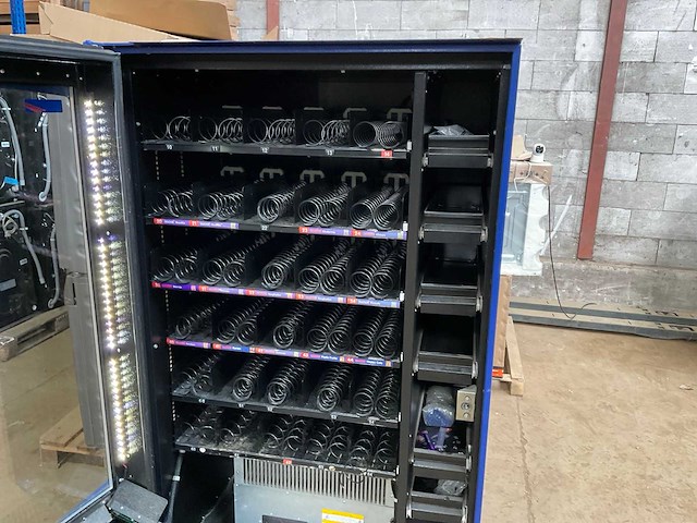 Vending machine haribo maoam verkoopautomaat - afbeelding 23 van  23
