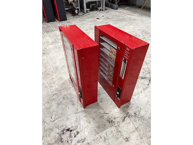 Vendingmachine (2x) - afbeelding 1 van  1