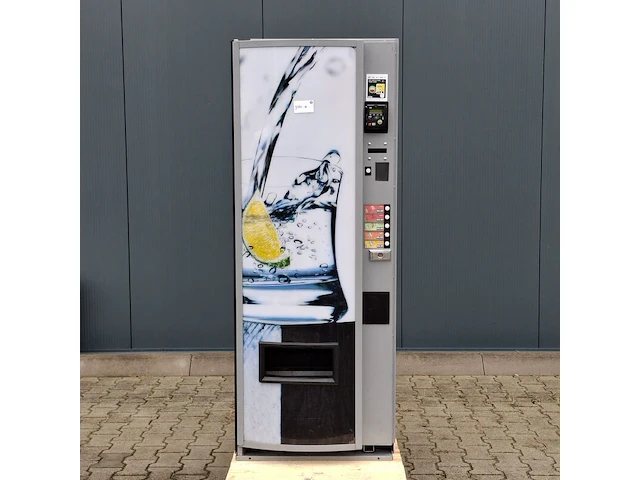 Vendingmachine / frisdrankautomaat met pinbetaling - afbeelding 1 van  9