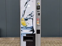 Vendingmachine / frisdrankautomaat met pinbetaling