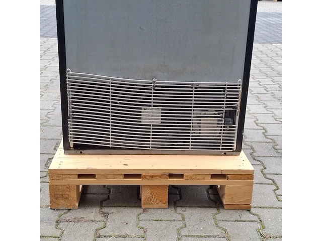 Vendingmachine / frisdrankautomaat met pinbetaling - afbeelding 7 van  9