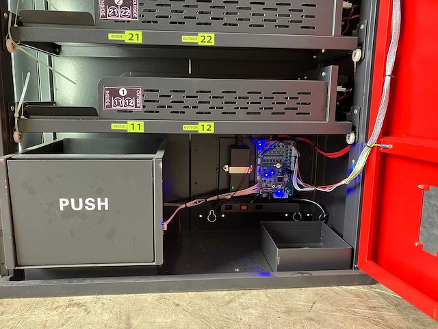 Vendingmachine - afbeelding 3 van  5