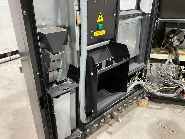 Vendo - vdi 585 - drank en snoepautomaat - afbeelding 2 van  9