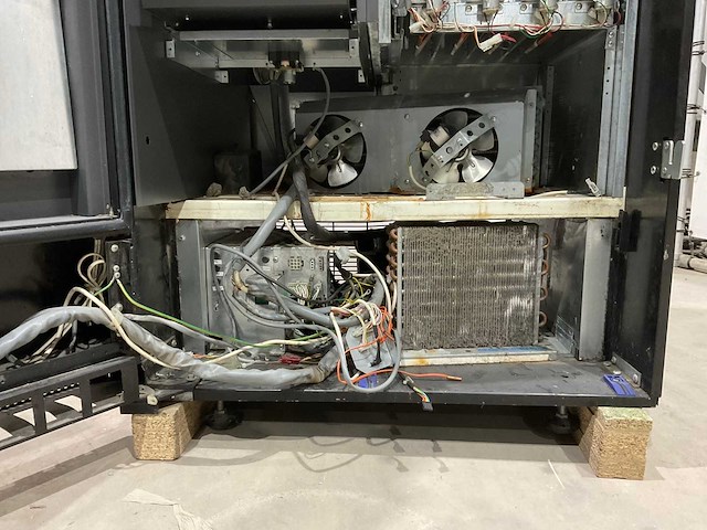 Vendo - vdi 585 - drank en snoepautomaat - afbeelding 7 van  9
