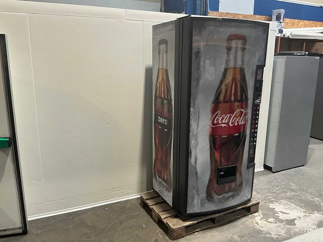Vendo 804 frisdrankautomaat verkoopautomaat - afbeelding 1 van  7