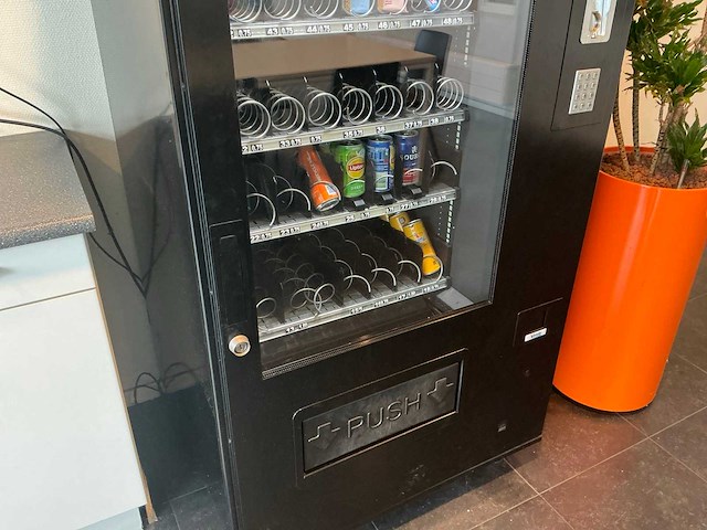 Vendo vending machine - afbeelding 3 van  6
